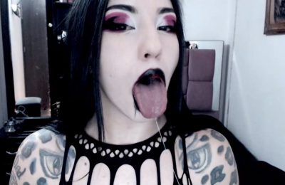 A Mouthwatering Tease By Emearld_black