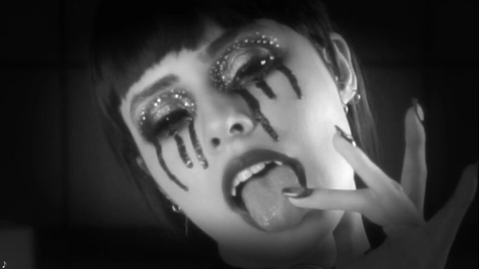 Seductive Vampire AlessaGoreng Lures Everyone Into Her Sexy Lair