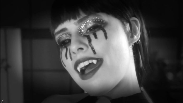 Seductive Vampire AlessaGoreng Lures Everyone Into Her Sexy Lair