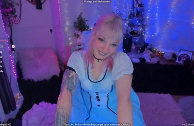 LunaWolfie Takes Alice To Wonderland