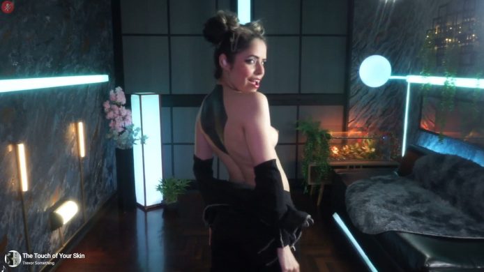 AlessaGoreng Serves Up A Sweet Slice Of Seduction