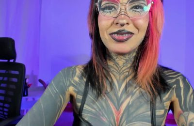 The Sultry Lair Of Nicki_1