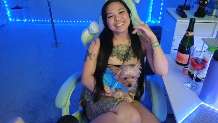 Cute Chats With Dolllface And Her Pup