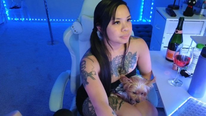 Cute Chats With Dolllface And Her Pup