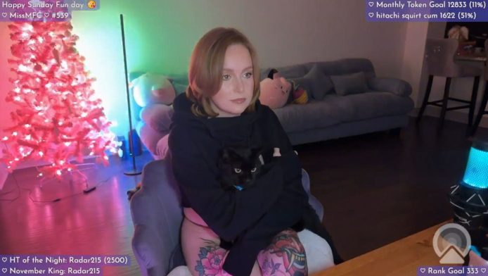 A Very Cute Time With LizzySmallz And Her Kitty