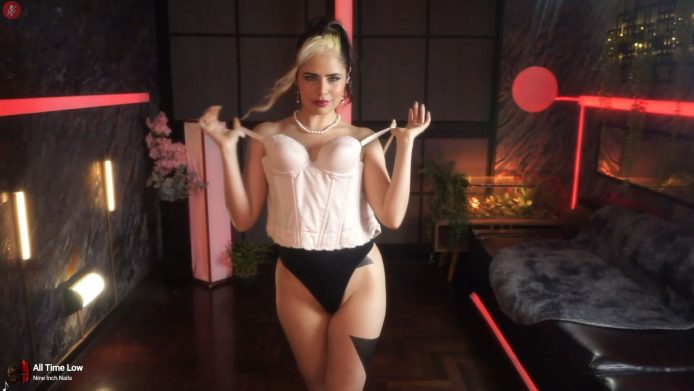 The Stunning Elegance Of AlessaGoreng