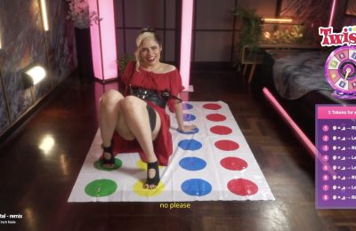 Sexy Twister With AlessaGoreng