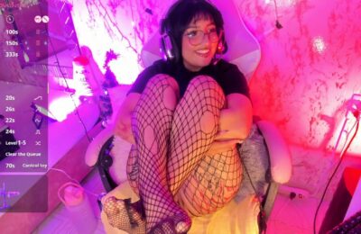 Arianova Presents: Torn Fishnets And A Fuck Machine