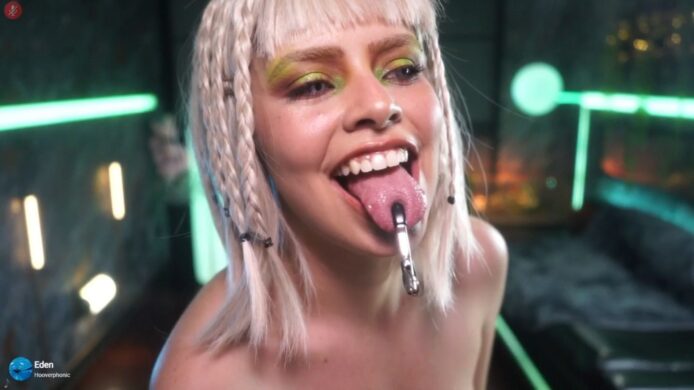 AlessaGoreng Clamps Up For A Naughty Show