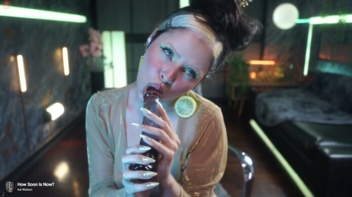 AlessaGoreng Grabs Her Big Toy For A Special Play Session