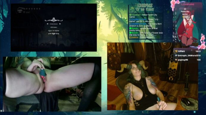 Feysbian Tests Out Her Brand New Toy