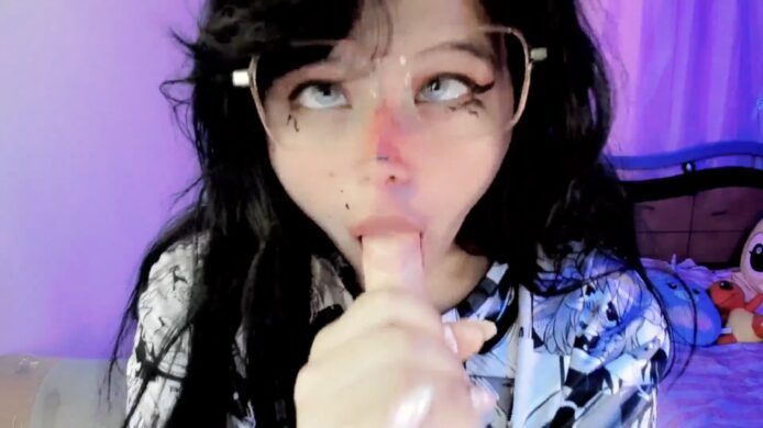 Kati_Aria Opens Wide