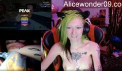 Alicewonder09 Goes To Find The Peak