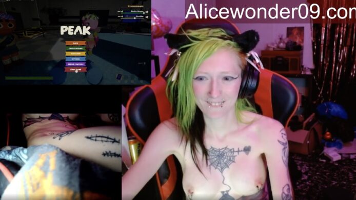 Alicewonder09 Goes To Find The Peak