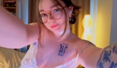 Milly_Saint's Bootyful Butt-Plug Tease