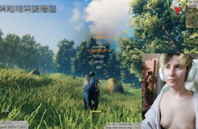 Valheim Gaming With KomoBear