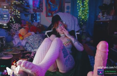 R2dhoe Oils Up For A Close-Up Titty Fuck Tease