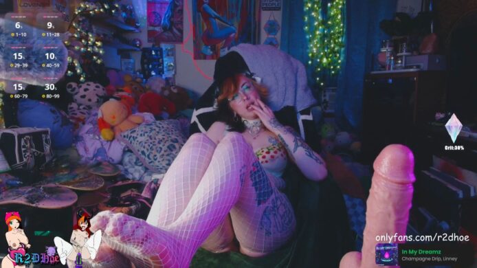 R2dhoe Oils Up For A Close-Up Titty Fuck Tease