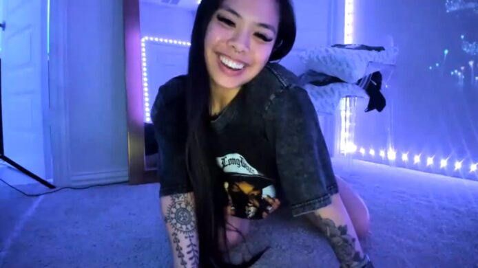 A Bootyful Time With Dolllface