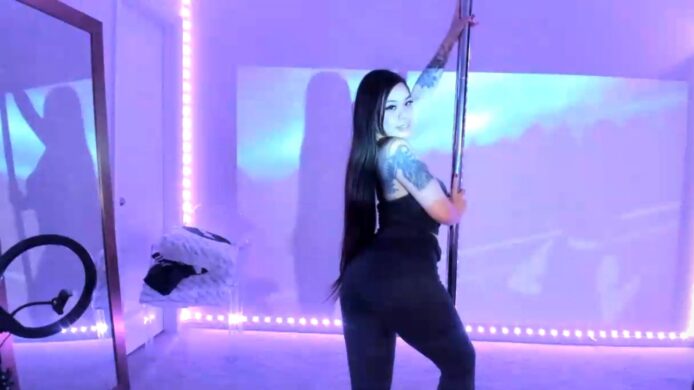 Chill Chats And Sexy Treats From Dolllface
