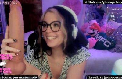 PlutoPrincess Shows Off Her Enormous Dildo