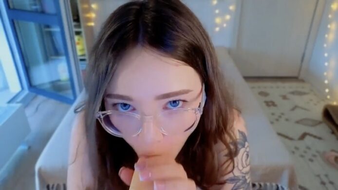 Milly_Saint Lets Her Lips Do The Talking