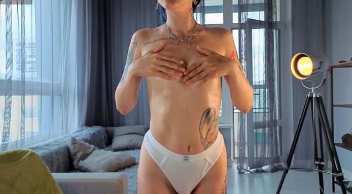 RachelNervis Adds Oil To Make Her Show Even Hotter