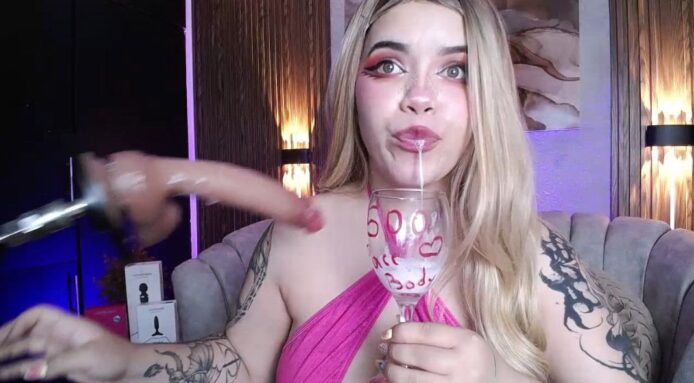 AryButty Stuffs Her Mouth With A Big Treat