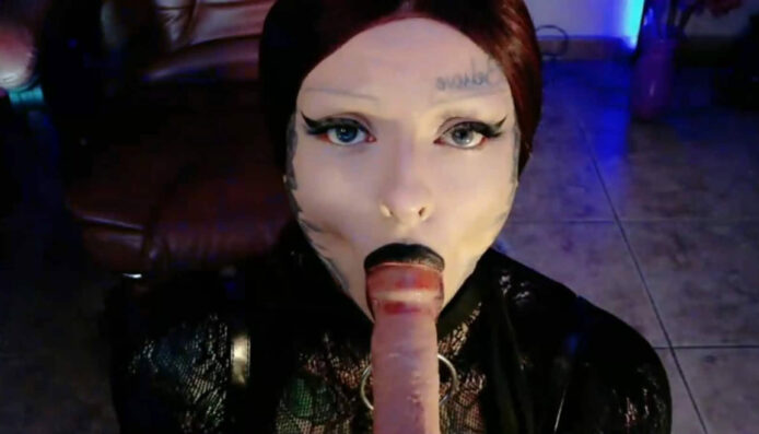 AbbyPink Lets Her Lips Do The Talking