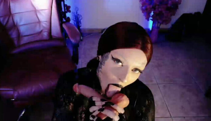 AbbyPink Lets Her Lips Do The Talking