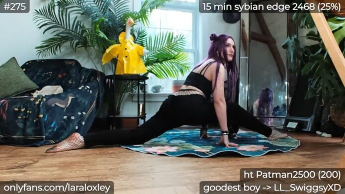 A Very Playful Day With LaraLoxley