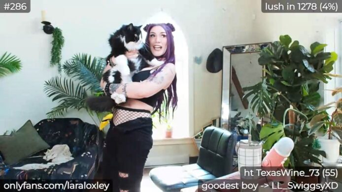 A Very Playful Day With LaraLoxley