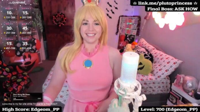 PlutoPrincess Rules Over Her Cam Kingdom As Princess Peach