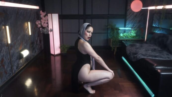 AlessaGoreng Clamps Down For A Fun Time
