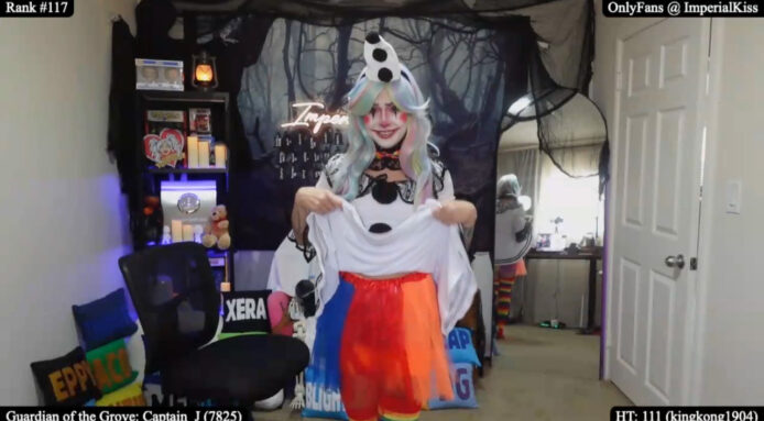 ImperialKiss Is Clowning Around With Her Fun Pierrot Show