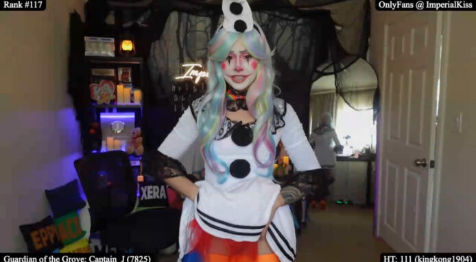 ImperialKiss Is Clowning Around With Her Fun Pierrot Show